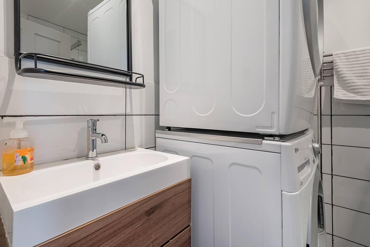 5-Star Prime Location - Bright Condo 蒙特利尔 外观 照片